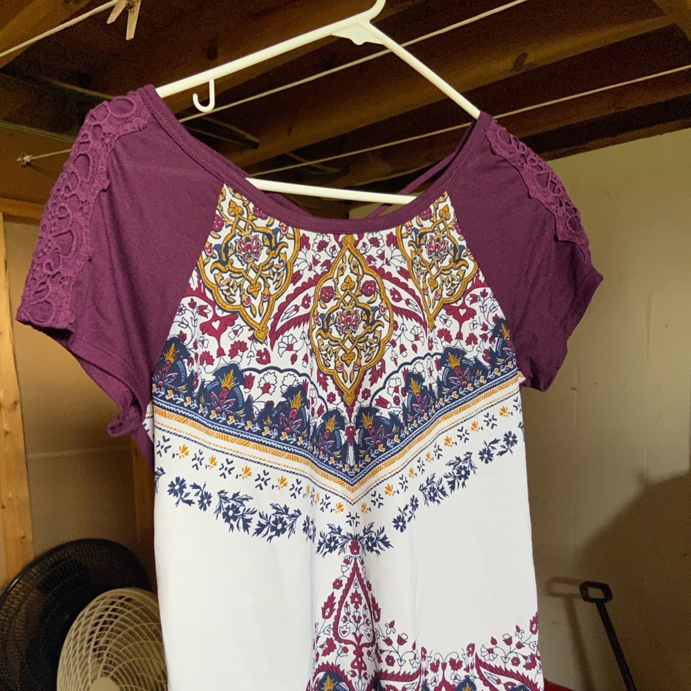 Maurice’s Floral Top with Crisscross Back. Medium.